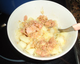 Foto del paso 1 de la receta: Pastel de patata y atún en microondas