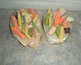 Foto del paso 2 de la receta Merluza con verduras a la papillotte en microondas
