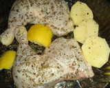 Foto del paso 2 de la receta: Pollo asado al limón con hierbas aromáticas y patatas
