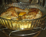 Foto del paso 3 de la receta: Pollo asado al limón con hierbas aromáticas y patatas