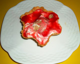 Foto del paso 2 de la receta: Tulipa rellena de salsa de fresas con nata y helado