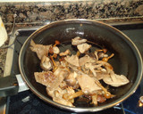 Foto del paso 3 de la receta: Conejo en salsa con setas
