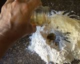 Foto del paso 1 de la receta: Masa con grasa para empanadas criollas