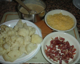 Foto del paso 1 de la receta: Coliflor gratinada con bechamel y jamón serrano
