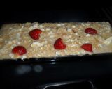 Foto del paso 5 de la receta: Budín con queso crema, melocotón y fresas