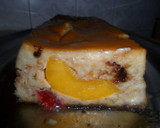 Foto del paso 8 de la receta: Budín con queso crema, melocotón y fresas