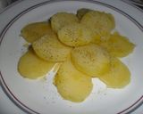 Foto del paso 1 de la receta: Ensalada escalonada de patatas y huevos