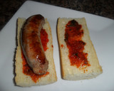 Foto del paso 2 de la receta: Bocadillo de chorizo con salsa de pimentón picante