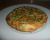 Foto del paso 6 de la receta: Tortilla de guisantes con taquitos de jamón serrano