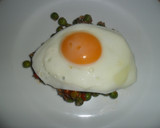 Foto del paso 8 de la receta: Huevo frito sobre colchón de arvejas