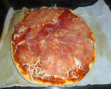 Foto del paso 5 de la receta: Pizza con serrano y tomates al orégano