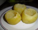 Foto del paso 2 de la receta: Patatas rellenas de pollo con salsa bechamel
