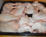 Foto del paso 2 de la receta: Pollo al limón con miel y ensaladilla