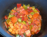 Foto del paso 2 de la receta: Espaguetis con longaniza de pavo y pollo en salsa de verduras