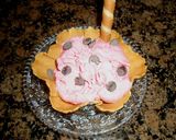 Foto del paso 2 de la receta: Crema mascarpone rosa en tulipas