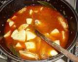 Foto del paso 3 de la receta: Guiso de alitas de pollo con papas y mostacholes