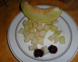 Foto del paso 1 de la receta: Licuado de melón y cerezas