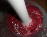 Foto del paso 3 de la receta: Licuado de melón y cerezas