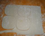 Foto del paso 2 de la receta: Hojaldres con atún y cóctel de olivas