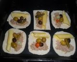 Foto del paso 6 de la receta: Hojaldres con atún y cóctel de olivas