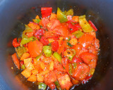 Foto del paso 2 de la receta: Salchichas en salsa de verduras