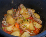 Foto del paso 8 de la receta: Bifes de lomo de cerdo con papas y batatas a la cacerola