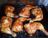 Foto del paso 3 de la receta: Pollo en salsa barbacoa y dados de patatas al horno