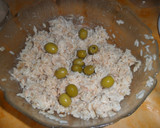Foto del paso 3 de la receta: Tomates peritas rellenos de arroz, atún y salsa golf