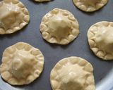 Foto del paso 3 de la receta: Pastelitos hojaldrados rellenos de jamón de pavo, queso holandés y aceitunas