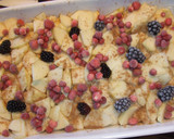 Foto del paso 4 de la receta: Crumble de manzana con fresitas del bosque y moras