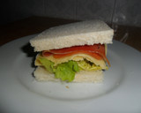 Foto del paso 2 de la receta: Bocadillo con serrano, queso y remolacha