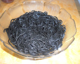 Foto del paso 4 de la receta: Espaguetis negros con anillas de pota y bacon