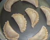 Foto del paso 3 de la receta: Empanadillas de cerdo al romero horneadas