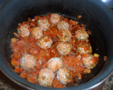 Foto del paso 9 de la receta: Arroz con albóndigas en salsa de tomate