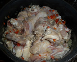 Foto del paso 2 de la receta: Pollo en salsa picante de pimientos rojos