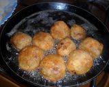 A picture of step 5 of Homemade Breaded and Fried Meatballs.