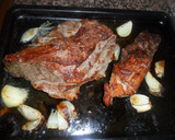 Foto del paso 2 de la receta: Vacío y chorizos al horno con salsa criolla