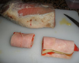 Foto del paso 3 de la receta: Redondo de ternera en salsa relleno de jamón, espárragos blancos y morrones