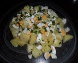 Foto del paso 3 de la receta: Ensalada de papas y huevos con mayonesa al ajo y limón