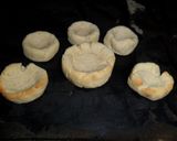 Foto del paso 4 de la receta: Masitas con crema de chocolate al ron y cerezas confitadas