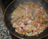 Foto del paso 3 de la receta: Berenjenas rellenas de mejillones y gambas