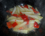 Foto del paso 3 de la receta: Patatas, pimientos y ajos fritos