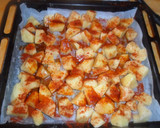 Foto del paso 1 de la receta: Patatas doradas al tomate