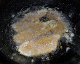 Foto del paso 2 de la receta: Merluza a la romana con salsa de cayena