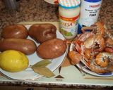 Foto del paso 1 de la receta: Ensaladilla de patata, marisco y con limón