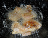 Foto del paso 2 de la receta: Milanesa a caballo con papas fritas