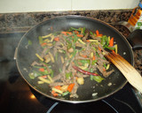 Foto del paso 3 de la receta: Salteado de ternera y verduras tipo México