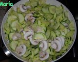 Foto del paso 2 de la receta: Plumas con calabacín y pesto