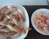 Foto del paso 1 de la receta: Garídes Mikrolímano o gambas con tomate y feta