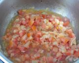 Foto del paso 3 de la receta: Garídes Mikrolímano o gambas con tomate y feta